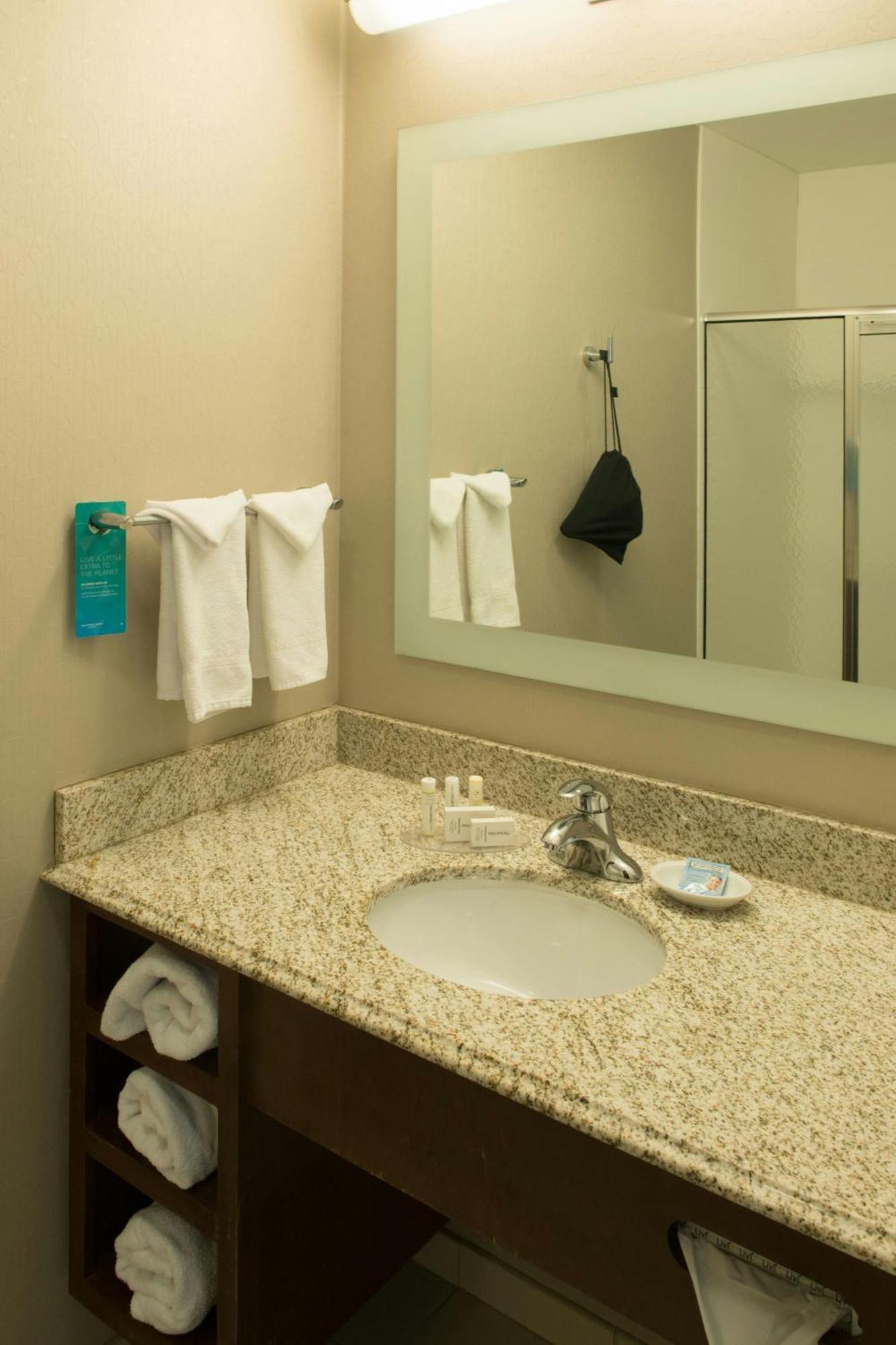 Springhill Suites By Marriott Logan Exterior foto